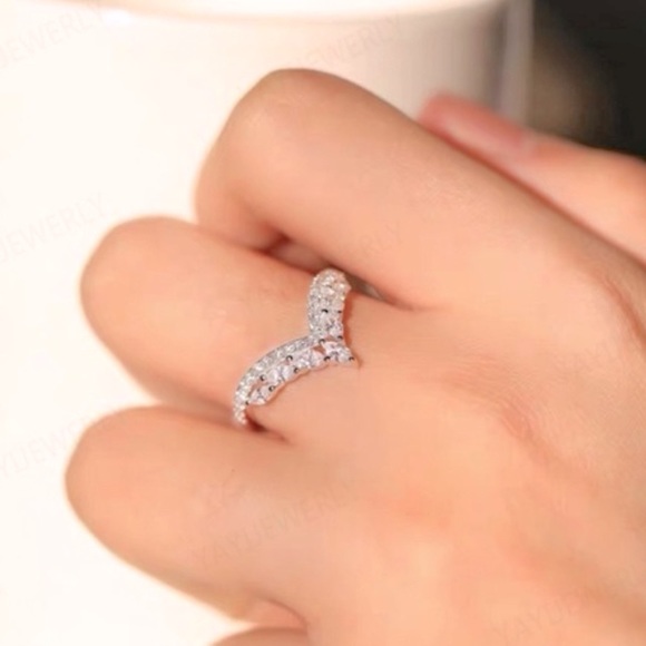 STERLING SILVER V WRAP RING - Picture 3 of 10